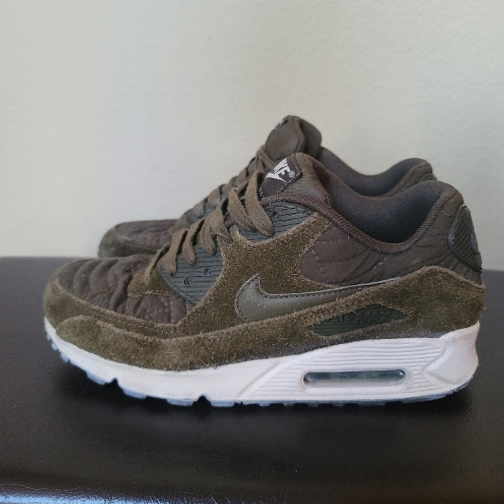 Nike AIR MAX 90 Olive Green Sneakers Suede